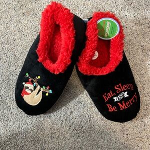NWT Snoozies! Men’s Eat Sleep and be Merry Slipper Socks